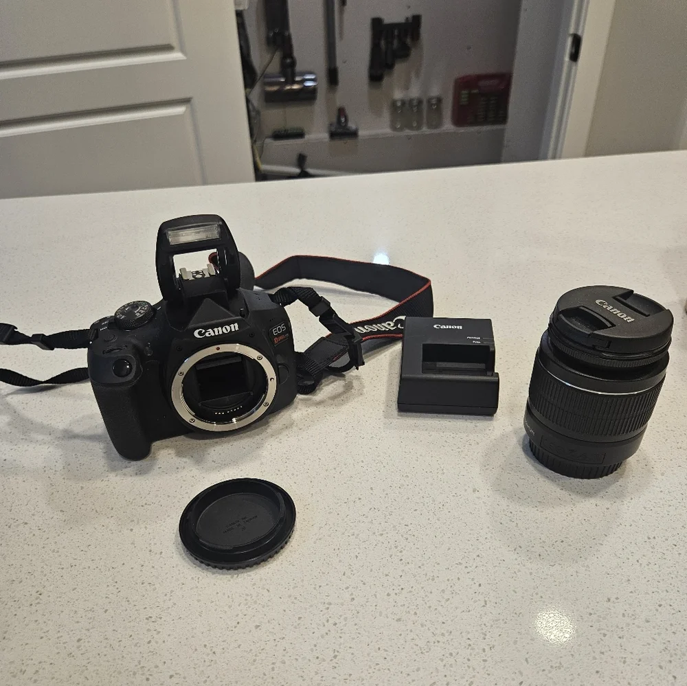 Canon EOS Rebel T7 - Picture 4 of 12